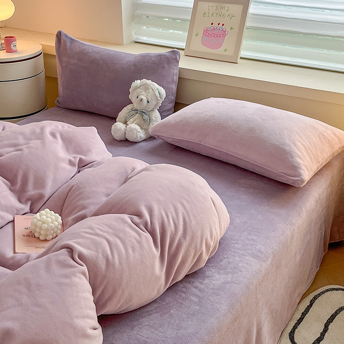 91家纺网 家纺一手货源 找家纺 三朵家纺 2025秋冬新款法莱绒混搭系列四件套 淡紫+薰衣草