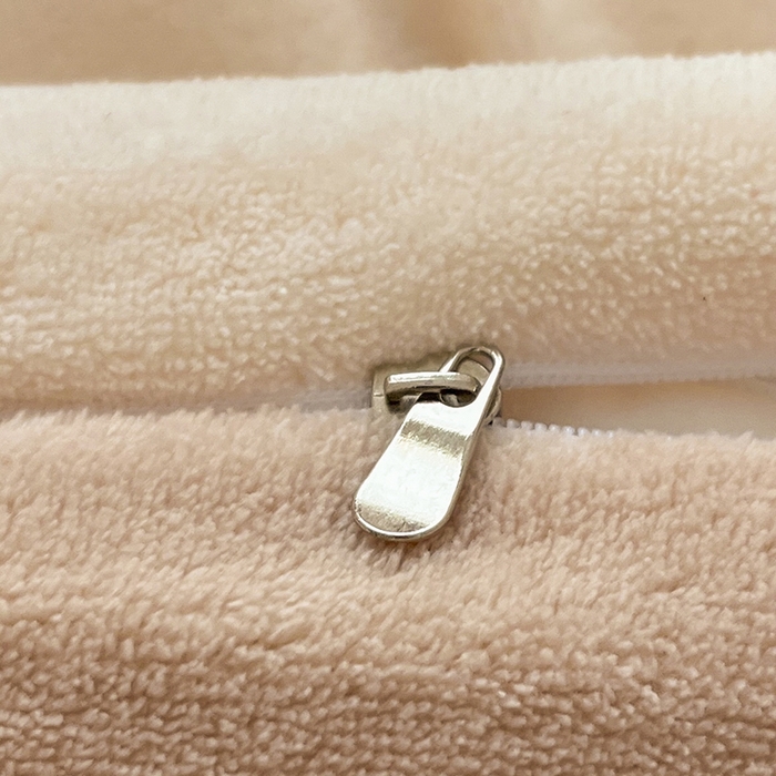 91家纺网 家纺一手货源 找家纺 三朵家纺 2025秋冬新款法莱绒混搭系列四件套 米色+浅咖