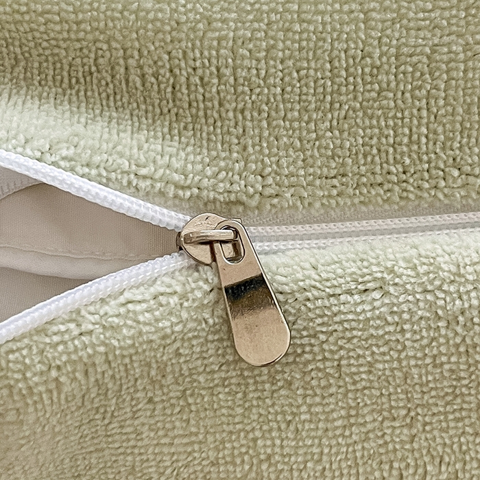 91家纺网 家纺一手货源 找家纺 三朵家纺 2025秋冬新款法莱绒混搭系列四件套 果绿+细条