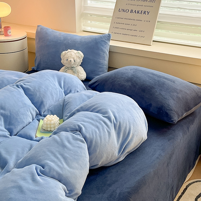 91家纺网 家纺一手货源 找家纺 三朵家纺 2025秋冬新款法莱绒混搭系列四件套 琉璃蓝-蓝