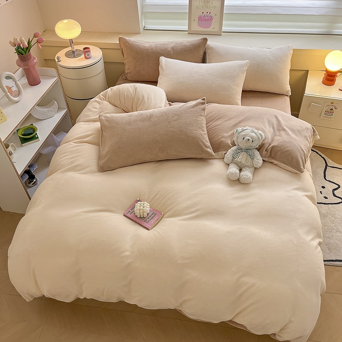 91家纺网 家纺一手货源 找家纺 三朵家纺 2025秋冬新款法莱绒混搭系列四件套 米色+浅咖