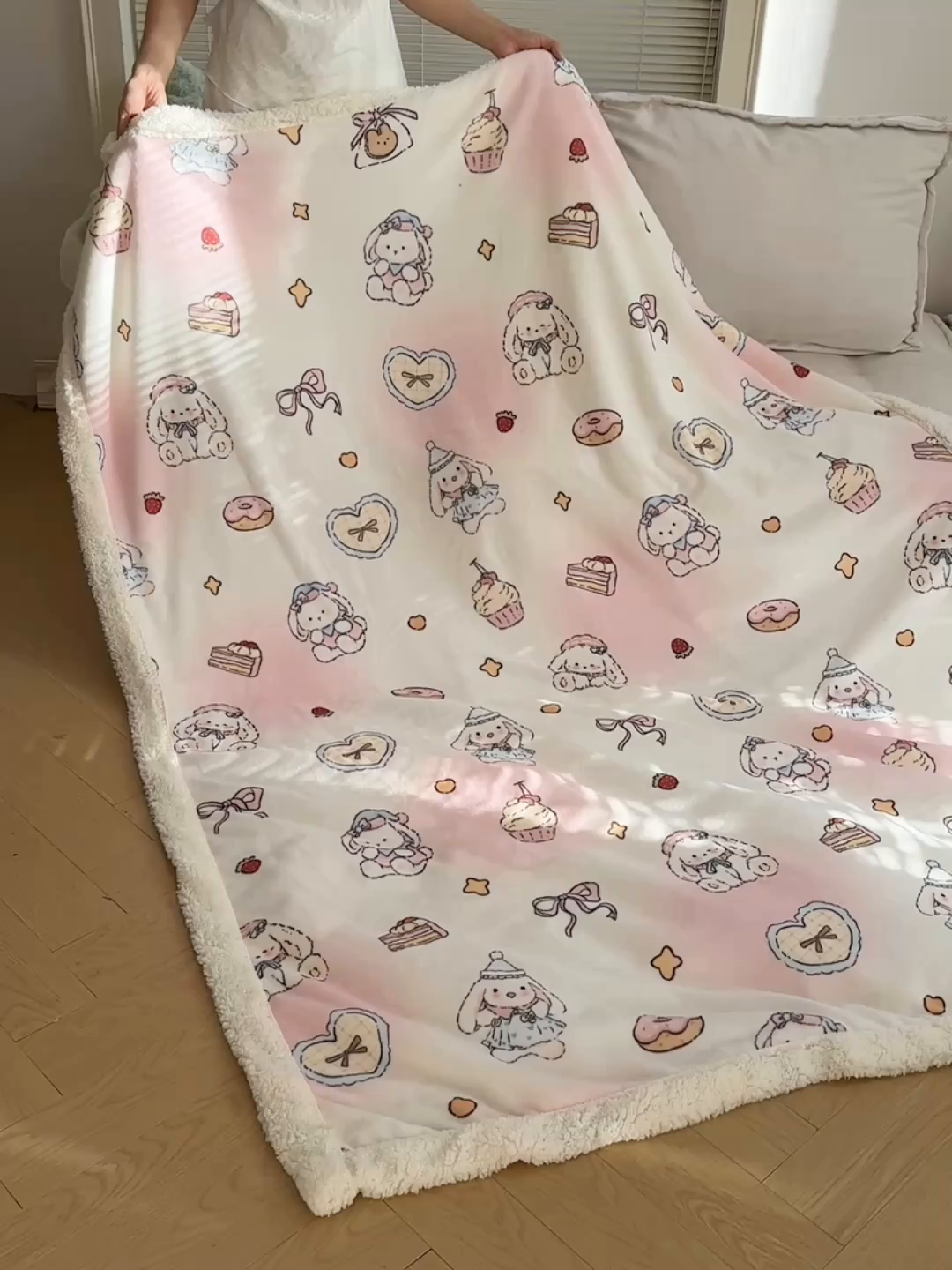 91家纺网 家纺一手货源 找家纺 六巷胡同 2025新款INS卡通A类牛奶绒羊羔绒毛毯毯子 海派甜心兔