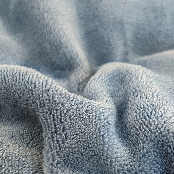 91家纺网 家纺一手货源 找家纺 三朵家纺 2025秋冬新款法莱绒混搭系列四件套 蔚蓝+蓝格