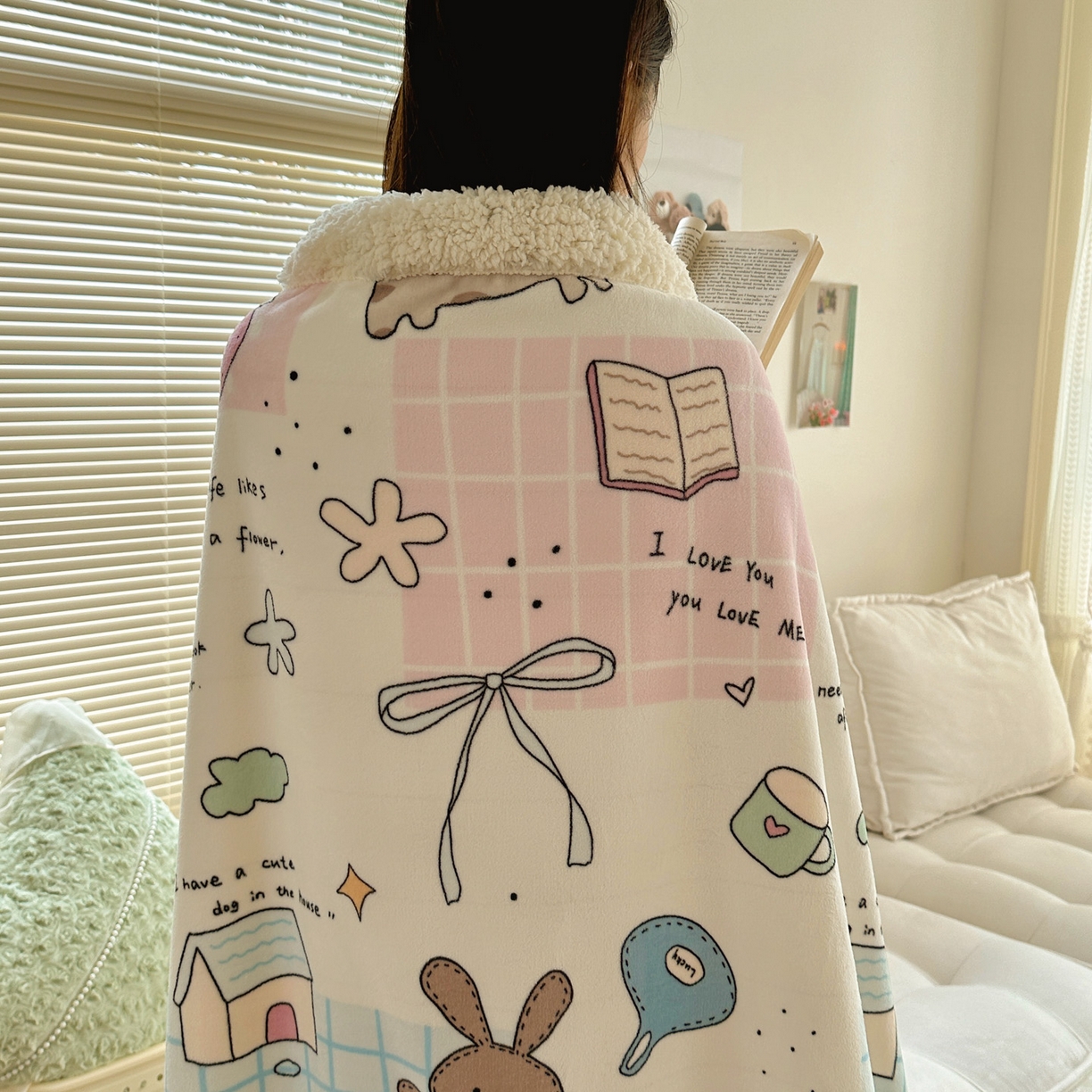 91家纺网 家纺一手货源 找家纺 六巷胡同 2025新款INS卡通A类牛奶绒羊羔绒毛毯毯子 假日露营记