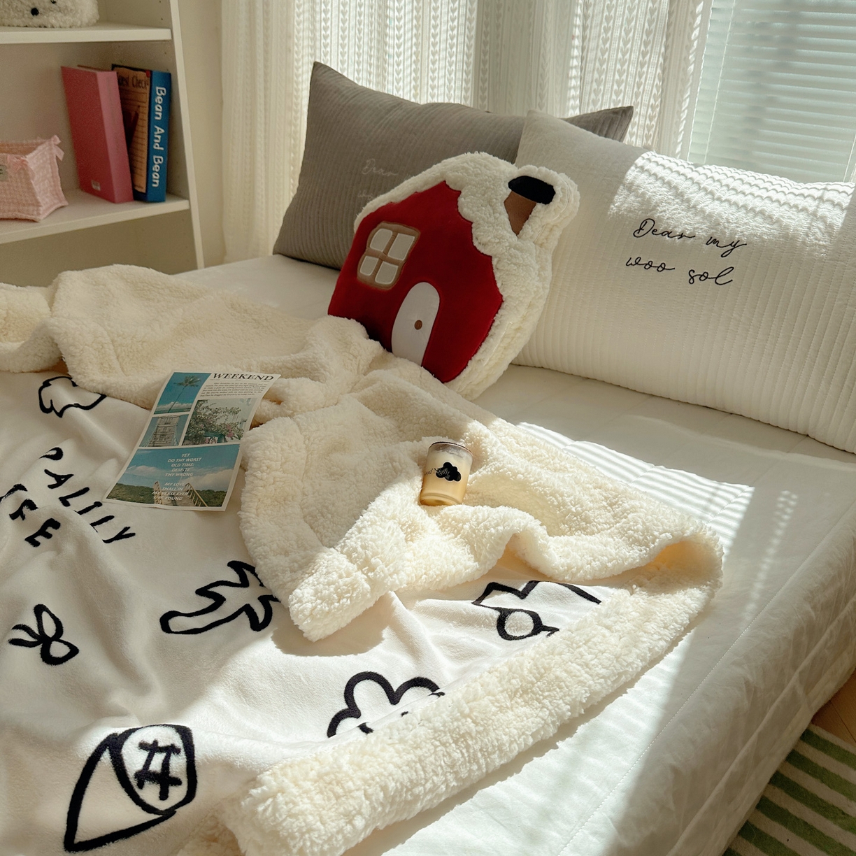 91家纺网 家纺一手货源 找家纺 六巷胡同 2025新款INS卡通A类牛奶绒羊羔绒毛毯毯子 可爱涂鸦集