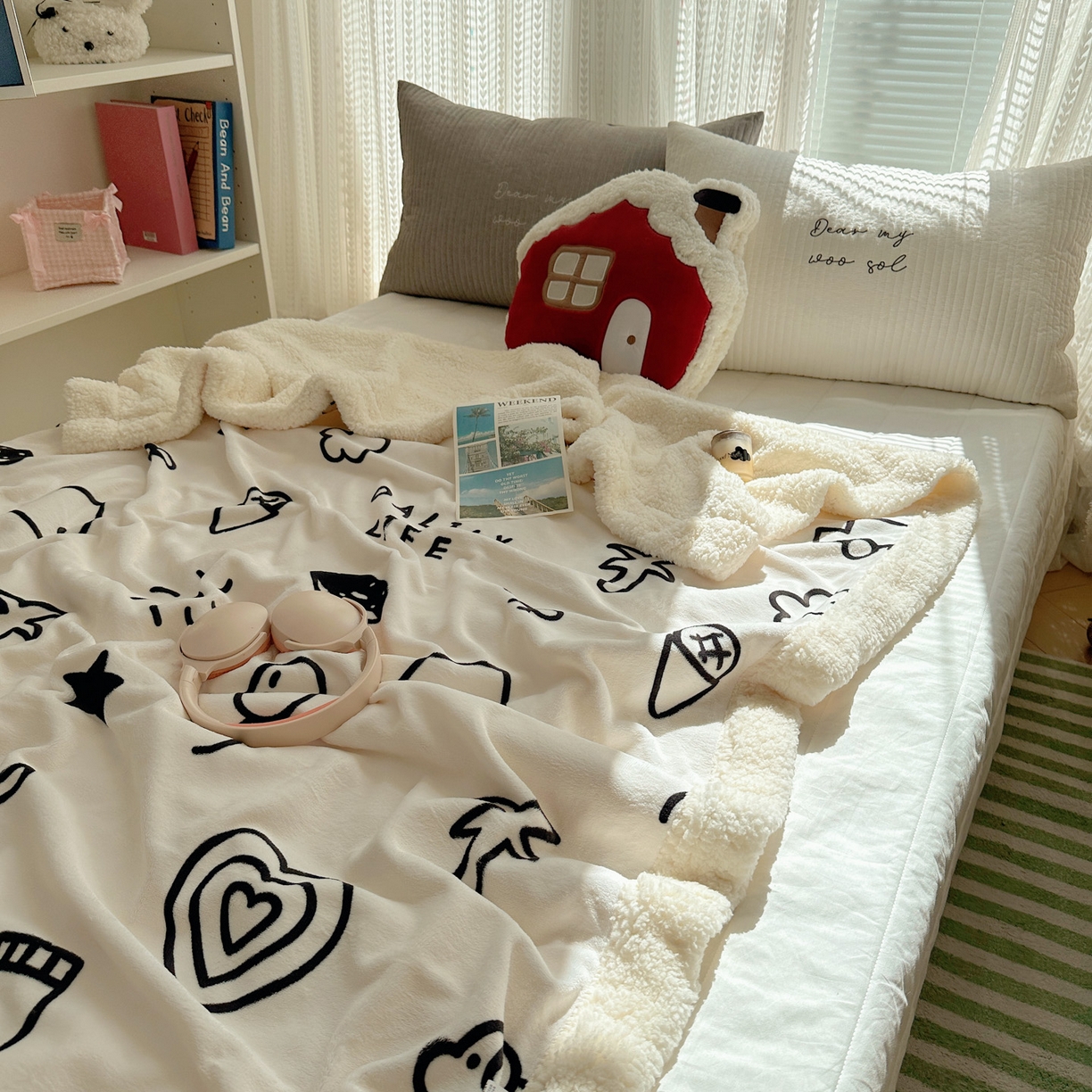 91家纺网 家纺一手货源 找家纺 六巷胡同 2025新款INS卡通A类牛奶绒羊羔绒毛毯毯子 可爱涂鸦集