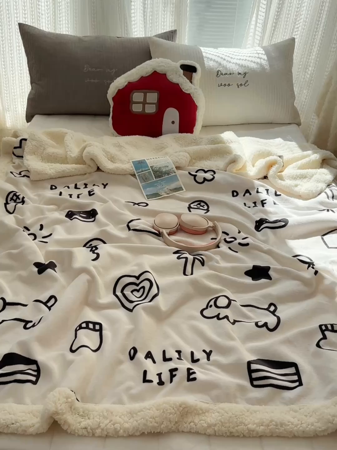 91家纺网 家纺一手货源 找家纺 六巷胡同 2025新款INS卡通A类牛奶绒羊羔绒毛毯毯子 可爱涂鸦集