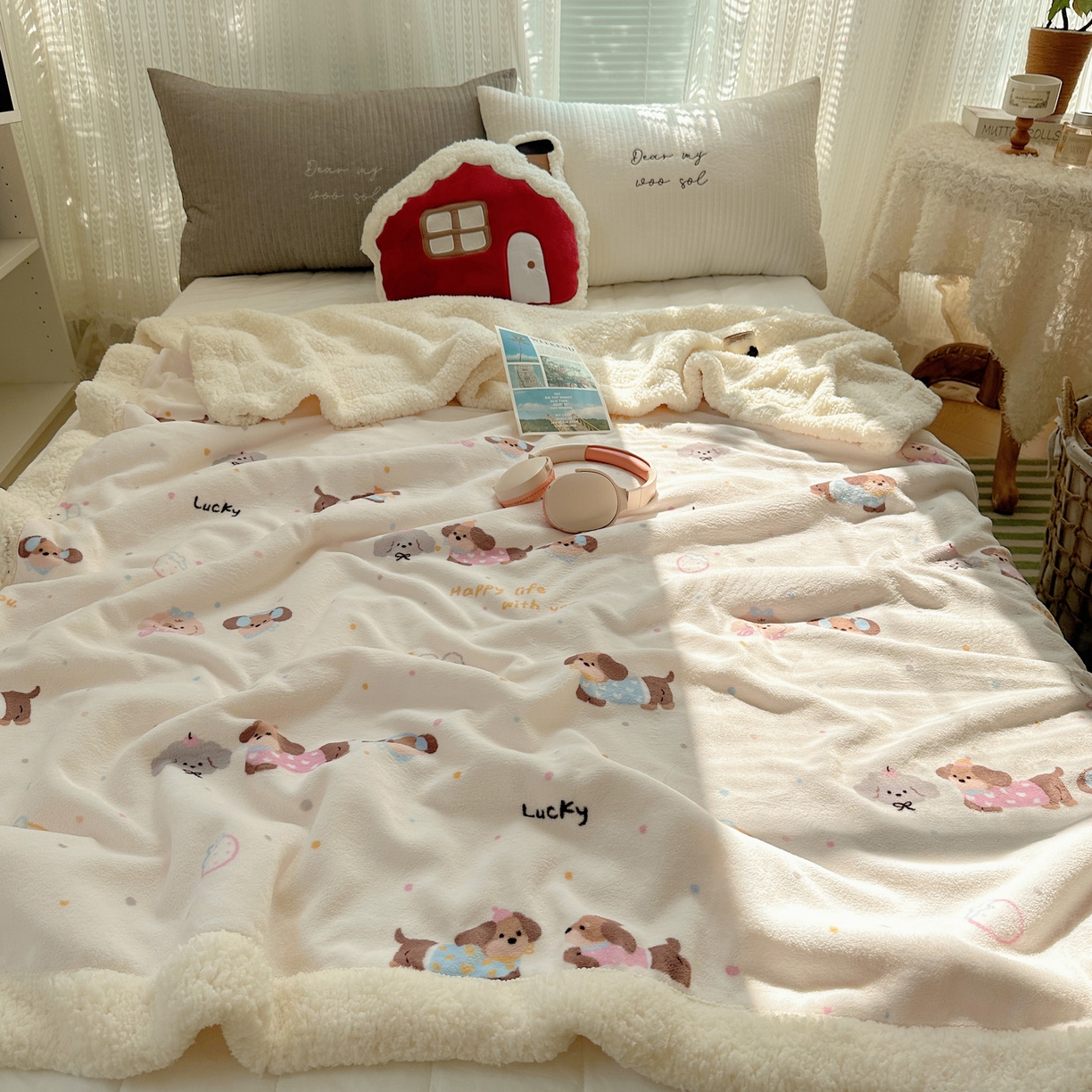 91家纺网 家纺一手货源 找家纺 六巷胡同 2025新款INS卡通A类牛奶绒羊羔绒毛毯毯子 腊肠狗联盟