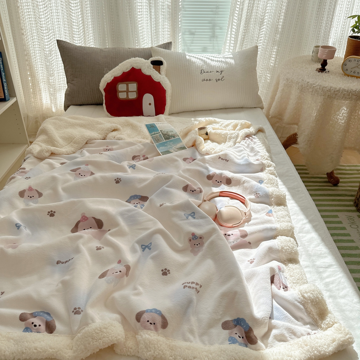 91家纺网 家纺一手货源 找家纺 六巷胡同 2025新款INS卡通A类牛奶绒羊羔绒毛毯毯子 蓝波点奶狗