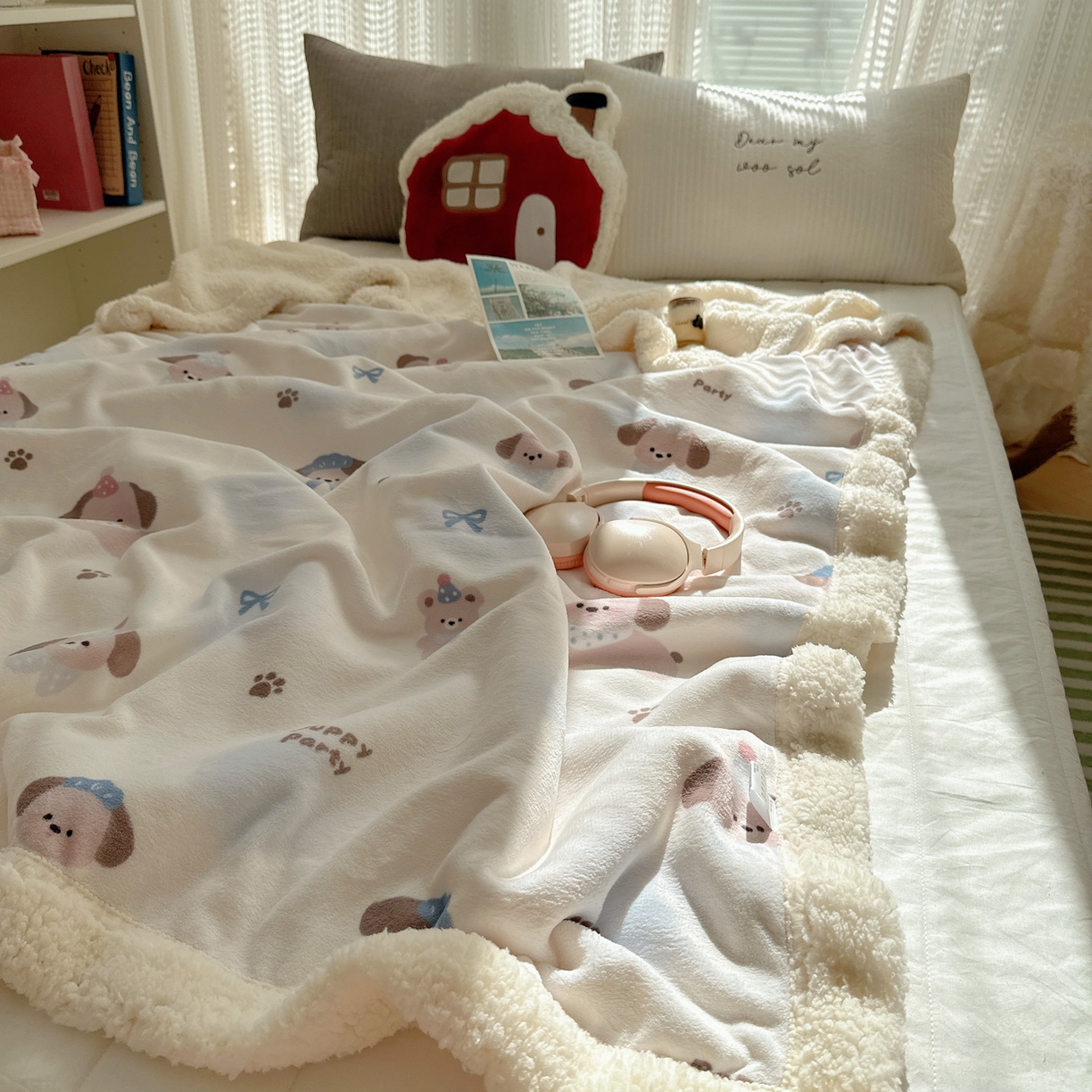 91家纺网 家纺一手货源 找家纺 六巷胡同 2025新款INS卡通A类牛奶绒羊羔绒毛毯毯子 蓝波点奶狗