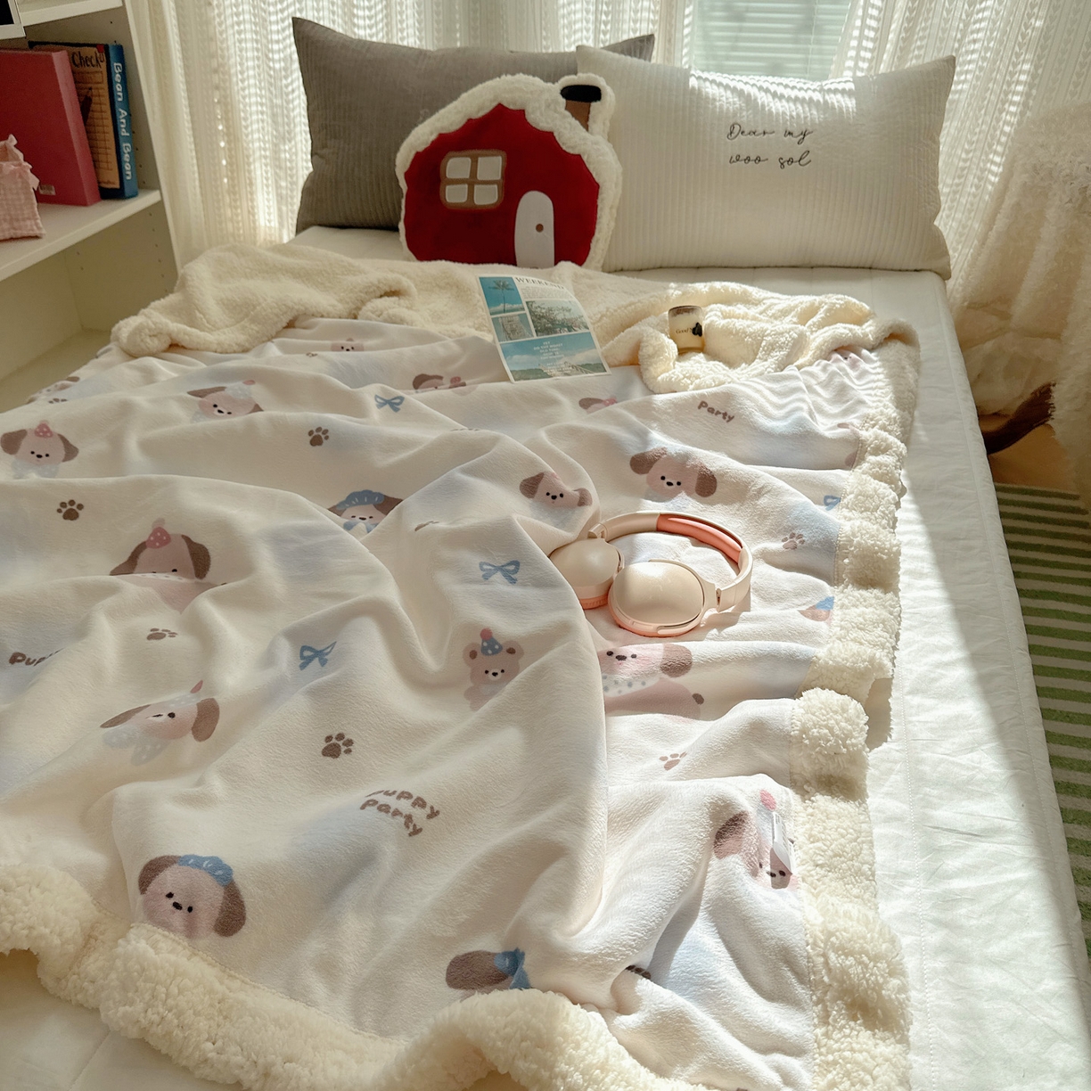 91家纺网 家纺一手货源 找家纺 六巷胡同 2025新款INS卡通A类牛奶绒羊羔绒毛毯毯子 蓝波点奶狗