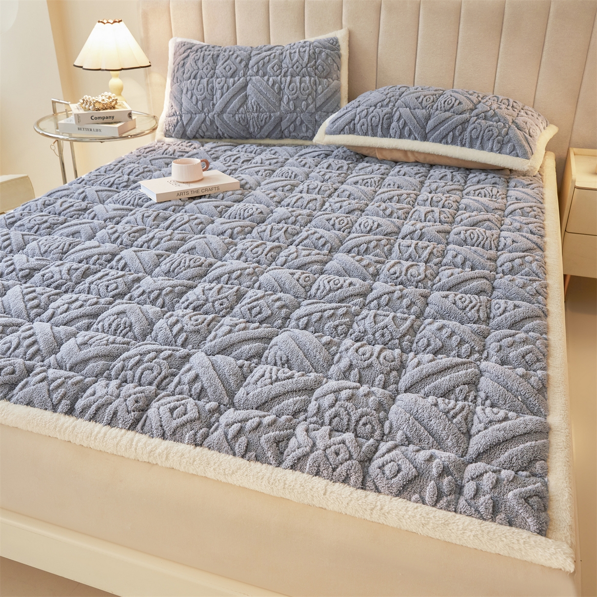 91家纺网 家纺一手货源 找家纺 雯豆家纺 2025秋冬新款加厚塔芙绒床垫床褥床护垫双人床纯色素色垫子 塔芙绒床褥-英伦蓝灰