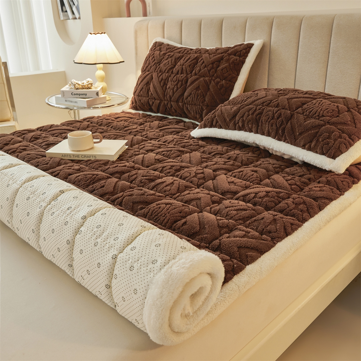 雯豆家纺 2025秋冬新款加厚塔芙绒床垫床褥床护垫双人床纯色素色垫子 塔芙绒床褥-英伦焦糖