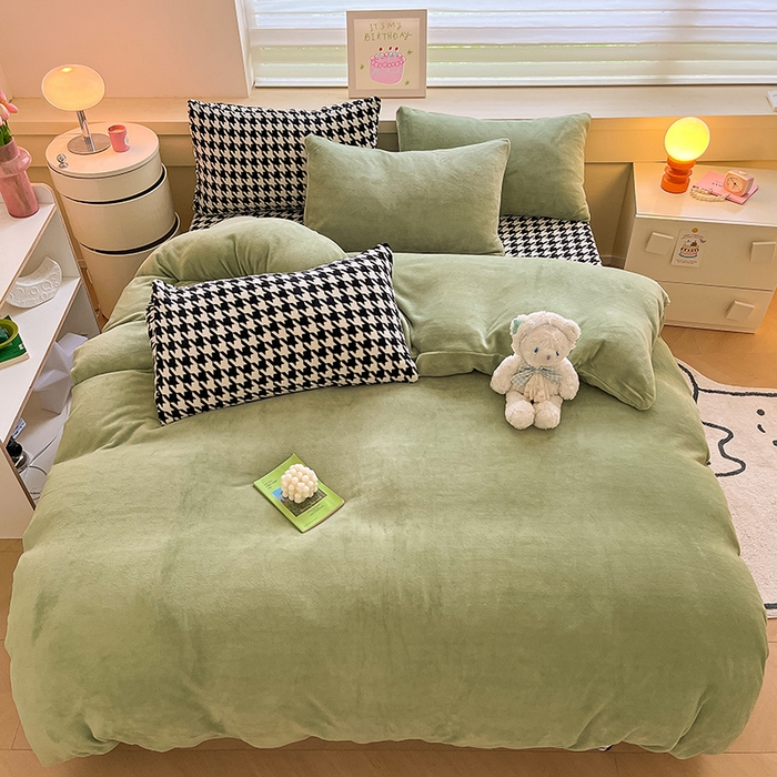 91家纺网 家纺一手货源 找家纺 三朵家纺 2025秋冬新款法莱绒混搭系列四件套 苹果绿