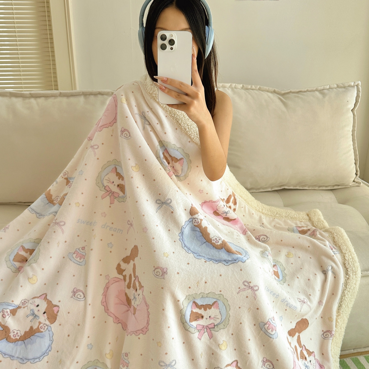 91家纺网 家纺一手货源 找家纺 六巷胡同 2025新款INS卡通A类牛奶绒羊羔绒毛毯毯子 萝莉猫咪崽