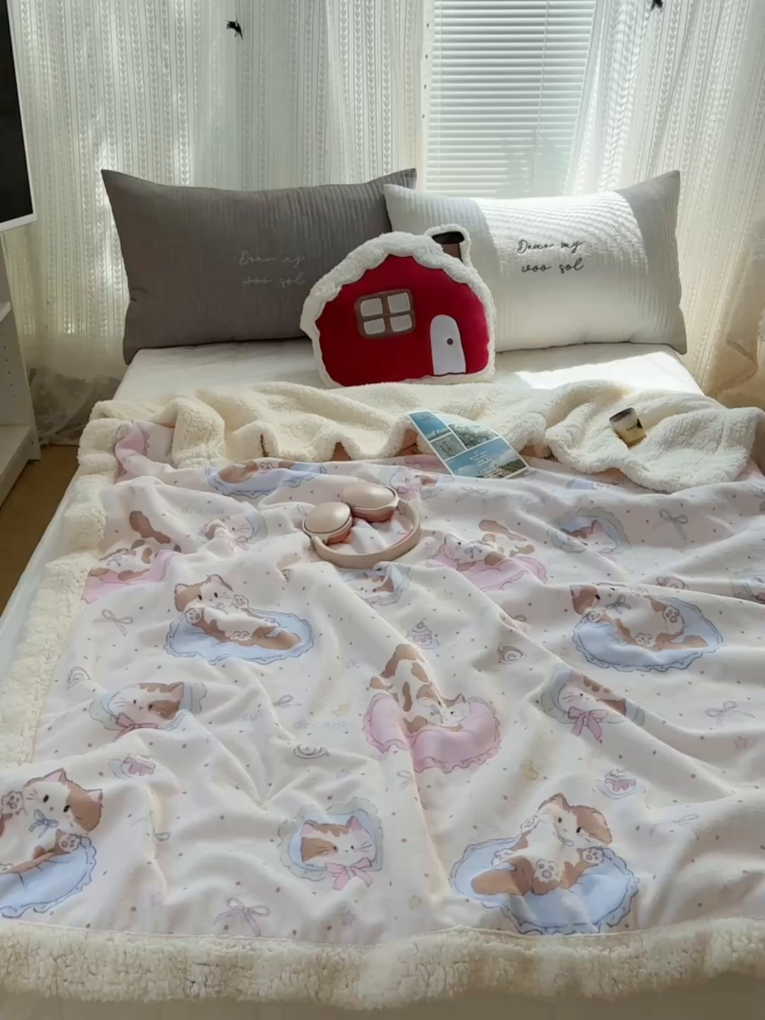 91家纺网 家纺一手货源 找家纺 六巷胡同 2025新款INS卡通A类牛奶绒羊羔绒毛毯毯子 萝莉猫咪崽