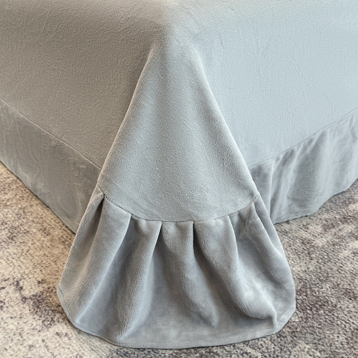 91家纺网 家纺一手货源 找家纺 诺梵家纺 2025新款8.2斤牛奶绒刺绣四件套-布莱妮系列 布莱妮-浅灰