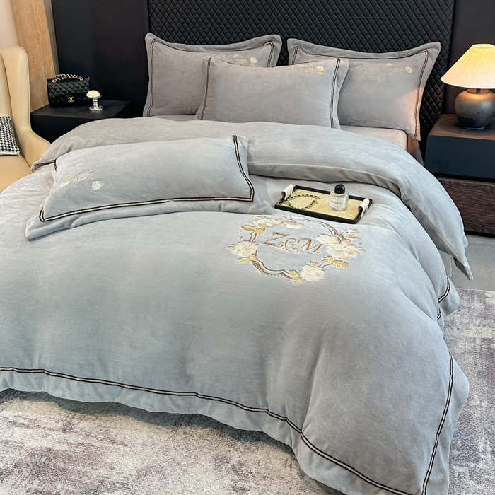 诺梵家纺 2025新款8.2斤牛奶绒刺绣四件套-布莱妮系列 布莱妮-浅灰