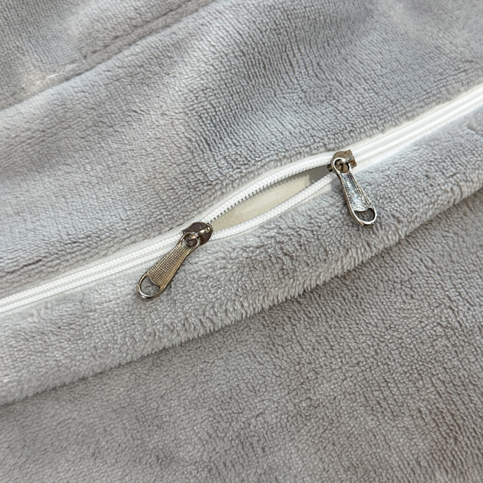 91家纺网 家纺一手货源 找家纺 诺梵家纺 2025新款8.2斤牛奶绒刺绣四件套-布莱妮系列 布莱妮-浅灰