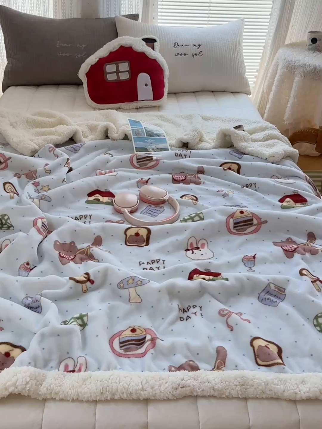 91家纺网 家纺一手货源 找家纺 六巷胡同 2025新款INS卡通A类牛奶绒羊羔绒毛毯毯子 萌趣宠物趴