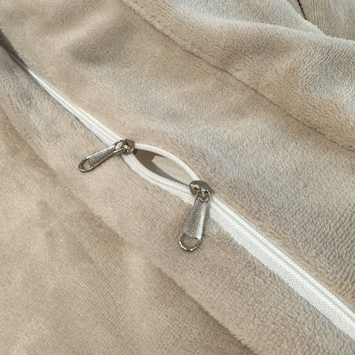 91家纺网 家纺一手货源 找家纺 诺梵家纺 2025新款8.2斤牛奶绒刺绣四件套-布莱妮系列 布莱妮-米灰