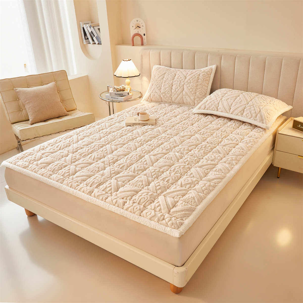 91家纺网 家纺一手货源 找家纺 雯豆家纺 2025秋冬新款加厚塔芙绒床垫床褥床护垫双人床纯色素色垫子 塔芙绒床褥-英伦奶咖