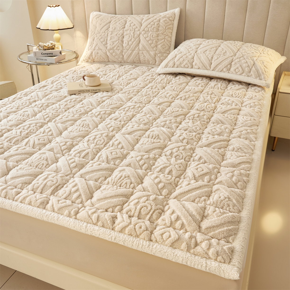 91家纺网 家纺一手货源 找家纺 雯豆家纺 2025秋冬新款加厚塔芙绒床垫床褥床护垫双人床纯色素色垫子 塔芙绒床褥-英伦奶咖