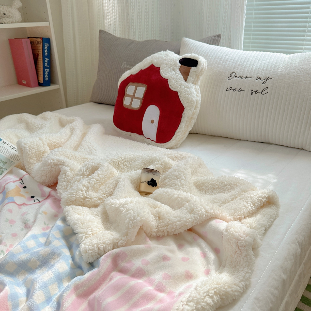 91家纺网 家纺一手货源 找家纺 六巷胡同 2025新款INS卡通A类牛奶绒羊羔绒毛毯毯子 软萌碎花猫