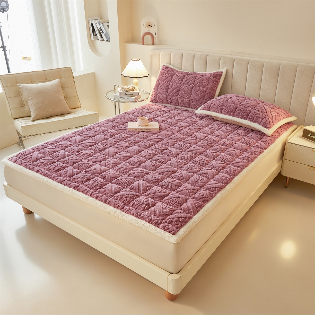 91家纺网 家纺一手货源 找家纺 雯豆家纺 2025秋冬新款加厚塔芙绒床垫床褥床护垫双人床纯色素色垫子 塔芙绒床褥-英伦藕粉