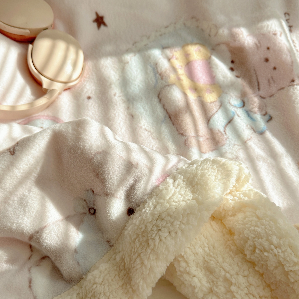 91家纺网 家纺一手货源 找家纺 六巷胡同 2025新款INS卡通A类牛奶绒羊羔绒毛毯毯子 卧室课本犬