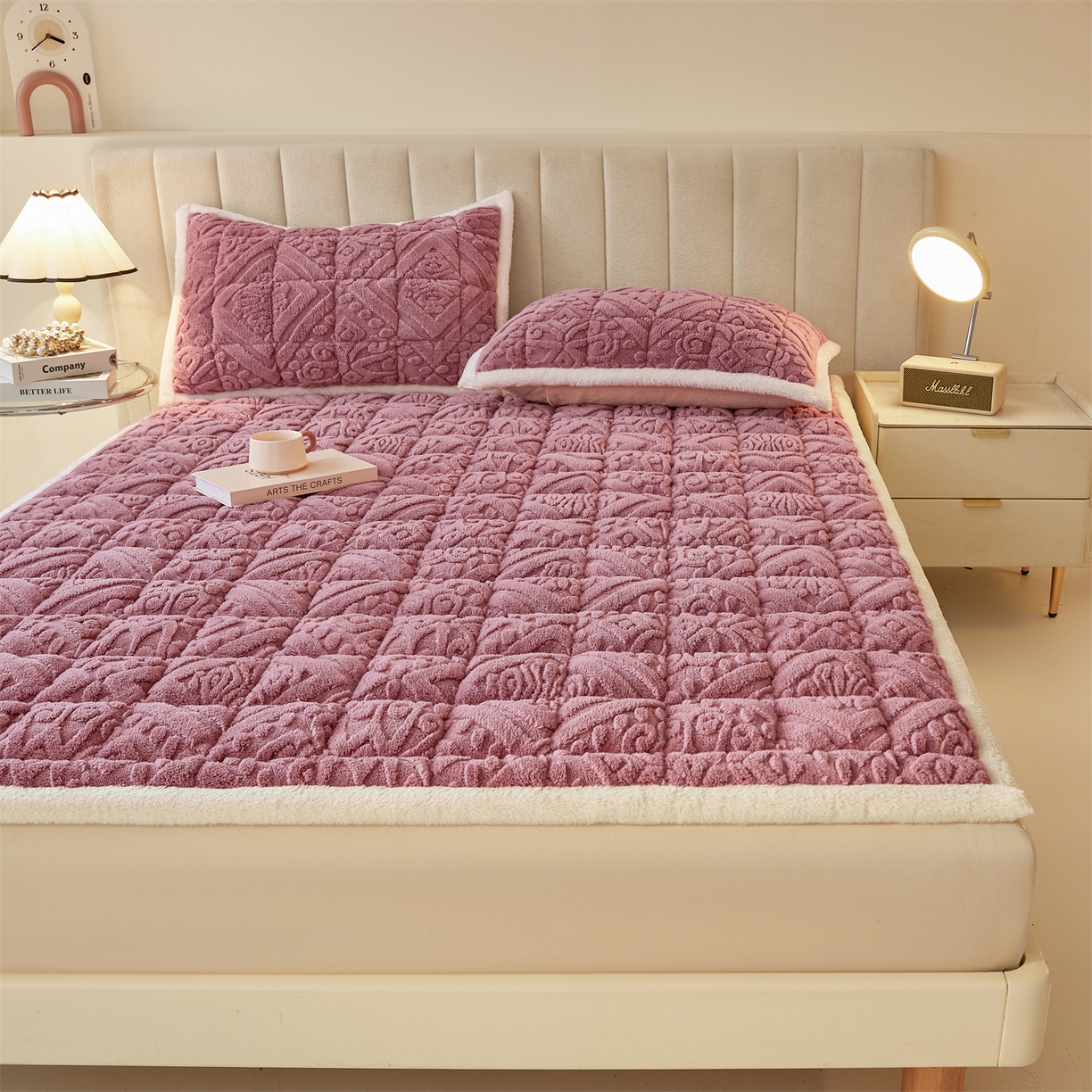 91家纺网 家纺一手货源 找家纺 雯豆家纺 2025秋冬新款加厚塔芙绒床垫床褥床护垫双人床纯色素色垫子 塔芙绒床褥-英伦藕粉