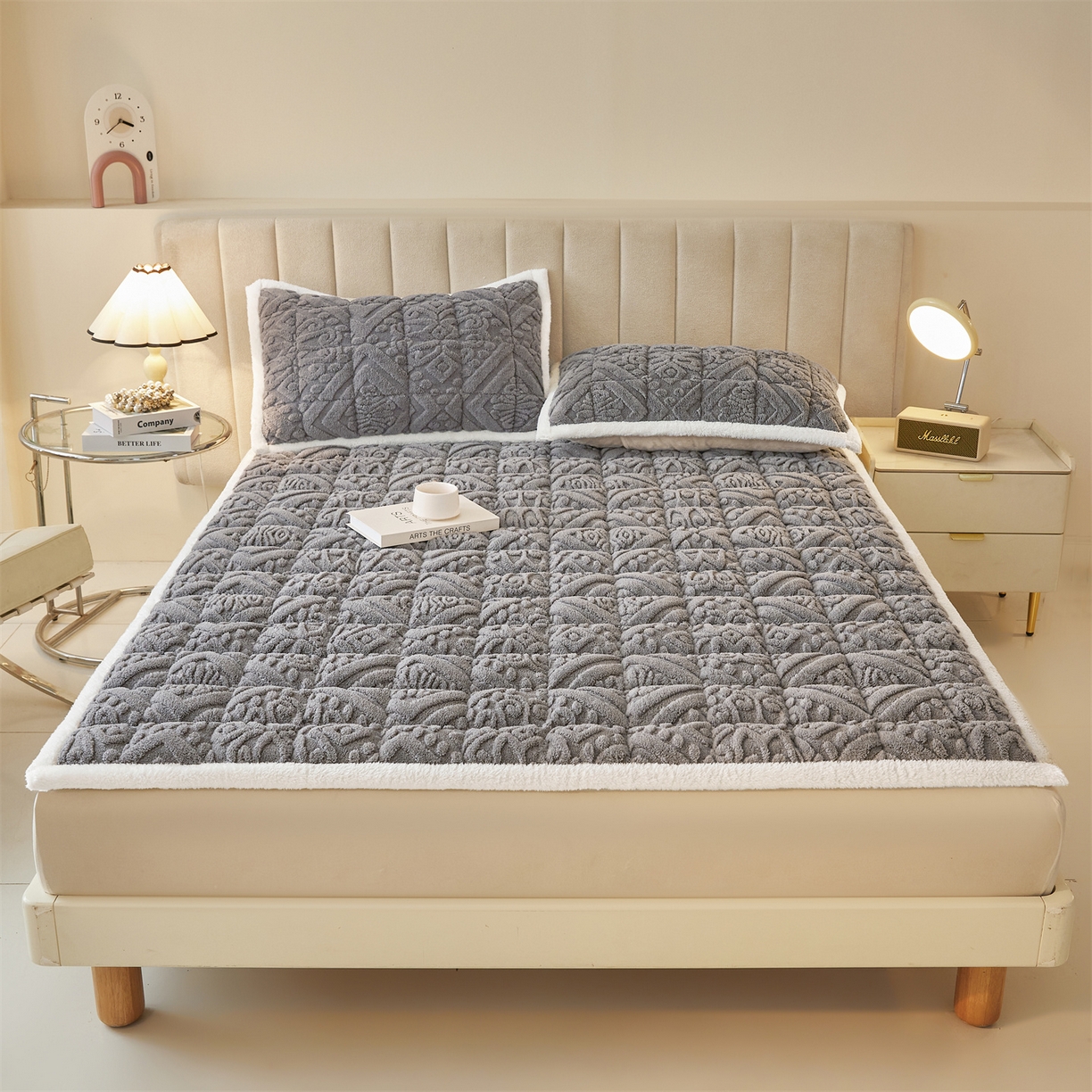 91家纺网 家纺一手货源 找家纺 雯豆家纺 2025秋冬新款加厚塔芙绒床垫床褥床护垫双人床纯色素色垫子 塔芙绒床褥-英伦深空灰