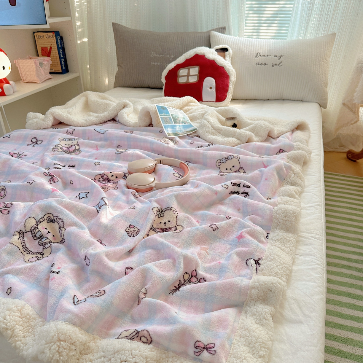 91家纺网 家纺一手货源 找家纺 六巷胡同 2025新款INS卡通A类牛奶绒羊羔绒毛毯毯子 熊友茶话会