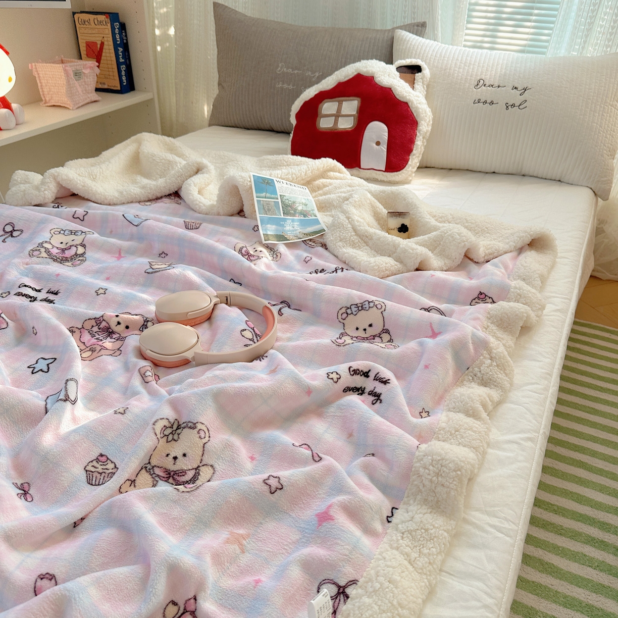 91家纺网 家纺一手货源 找家纺 六巷胡同 2025新款INS卡通A类牛奶绒羊羔绒毛毯毯子 熊友茶话会