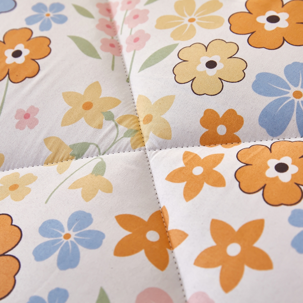 91家纺网 家纺一手货源 找家纺 赢盛家纺 2025新款冬被被芯化纤被水洗棉学生宿舍被子 情意正浓