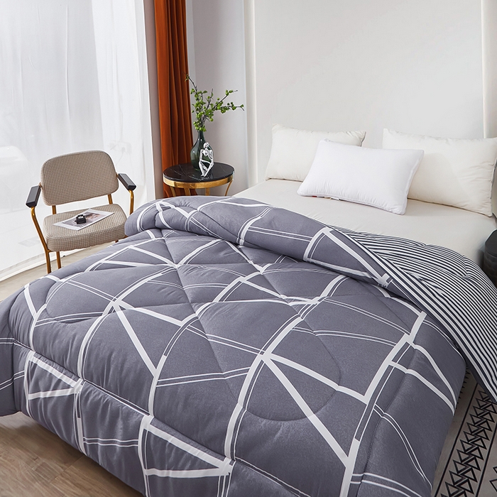 91家纺网 家纺一手货源 找家纺 赢盛家纺 2025新款冬被被芯化纤被水洗棉学生宿舍被子 印象派