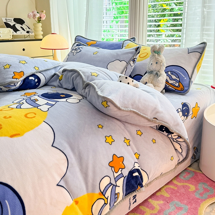 91家纺网 家纺一手货源 找家纺 518 高克重200g印花牛奶绒单被套（支持定制任意尺寸） 遨游太空蓝