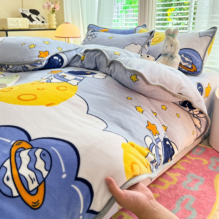 91家纺网 家纺一手货源 找家纺 518 高克重200g印花牛奶绒单被套（支持定制任意尺寸） 遨游太空蓝