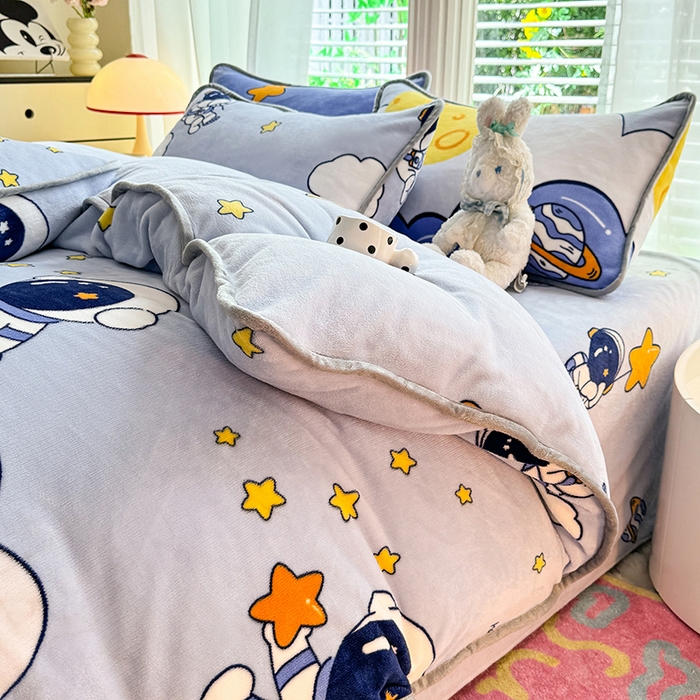 91家纺网 家纺一手货源 找家纺 518 高克重200g印花牛奶绒单被套（支持定制任意尺寸） 遨游太空蓝