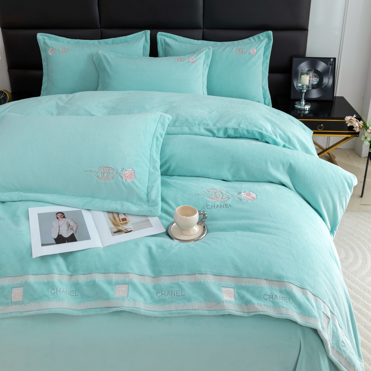 91家纺网 家纺一手货源 找家纺 优姿家纺 2025新款75D全光慕丝绒保暖四件套-贵族生活 贵族生活-湖兰