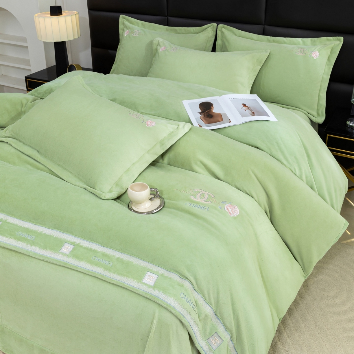 91家纺网 家纺一手货源 找家纺 优姿家纺 2025新款75D全光慕丝绒保暖四件套-贵族生活 贵族生活-抹茶绿