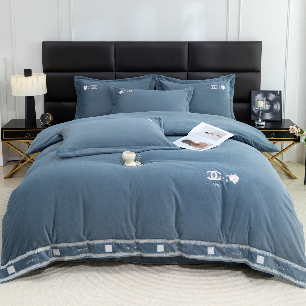 91家纺网 家纺一手货源 找家纺 优姿家纺 2025新款75D全光慕丝绒保暖四件套-贵族生活 贵族生活-高级灰