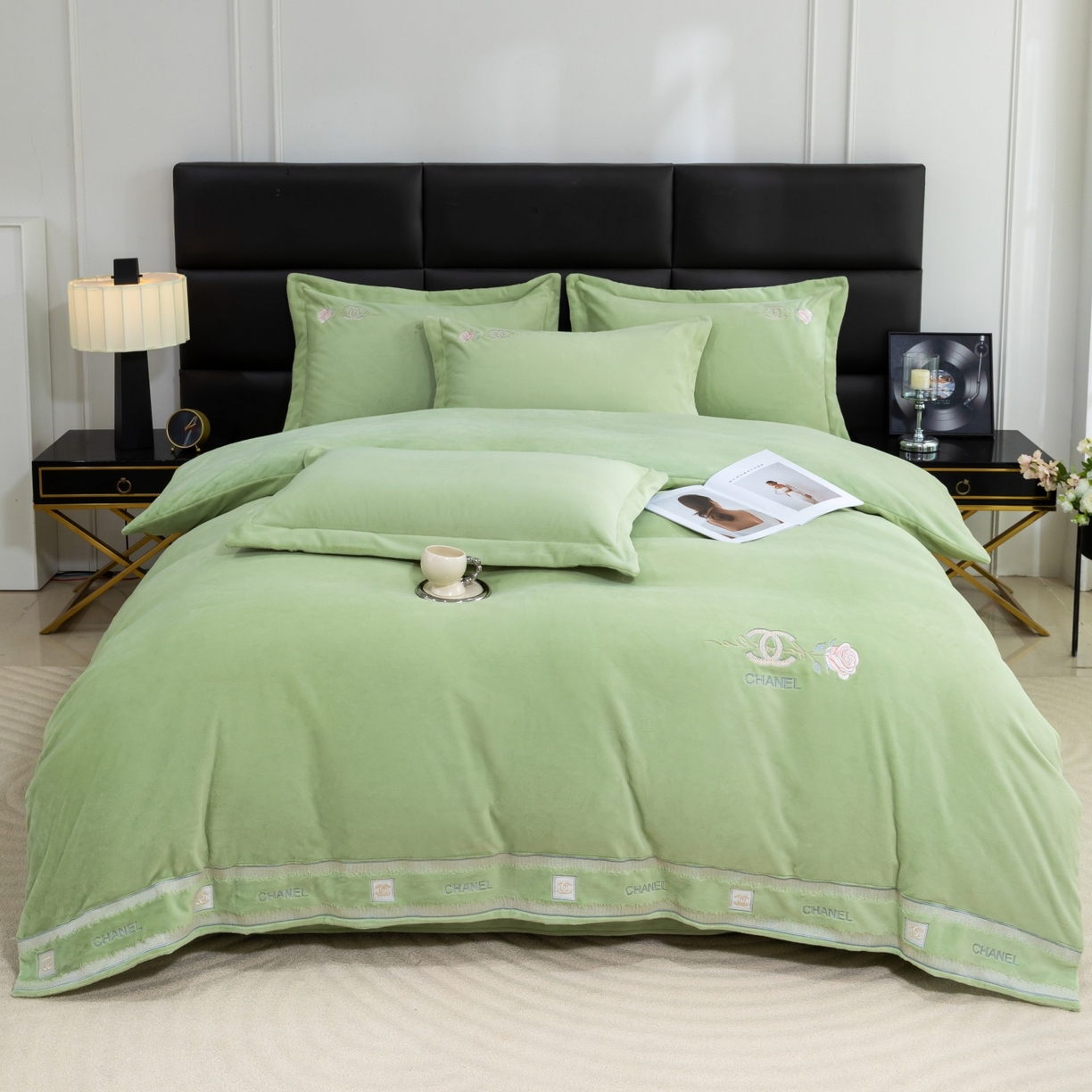 91家纺网 家纺一手货源 找家纺 优姿家纺 2025新款75D全光慕丝绒保暖四件套-贵族生活 贵族生活-抹茶绿