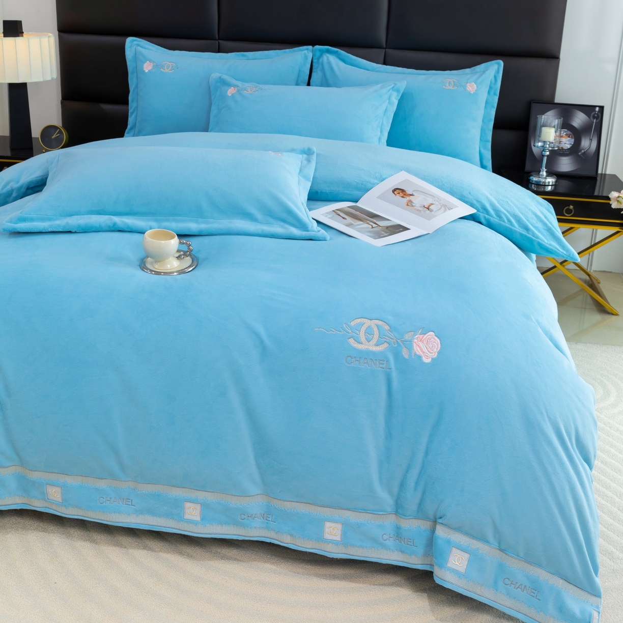 91家纺网 家纺一手货源 找家纺 优姿家纺 2025新款75D全光慕丝绒保暖四件套-贵族生活 贵族生活-天兰