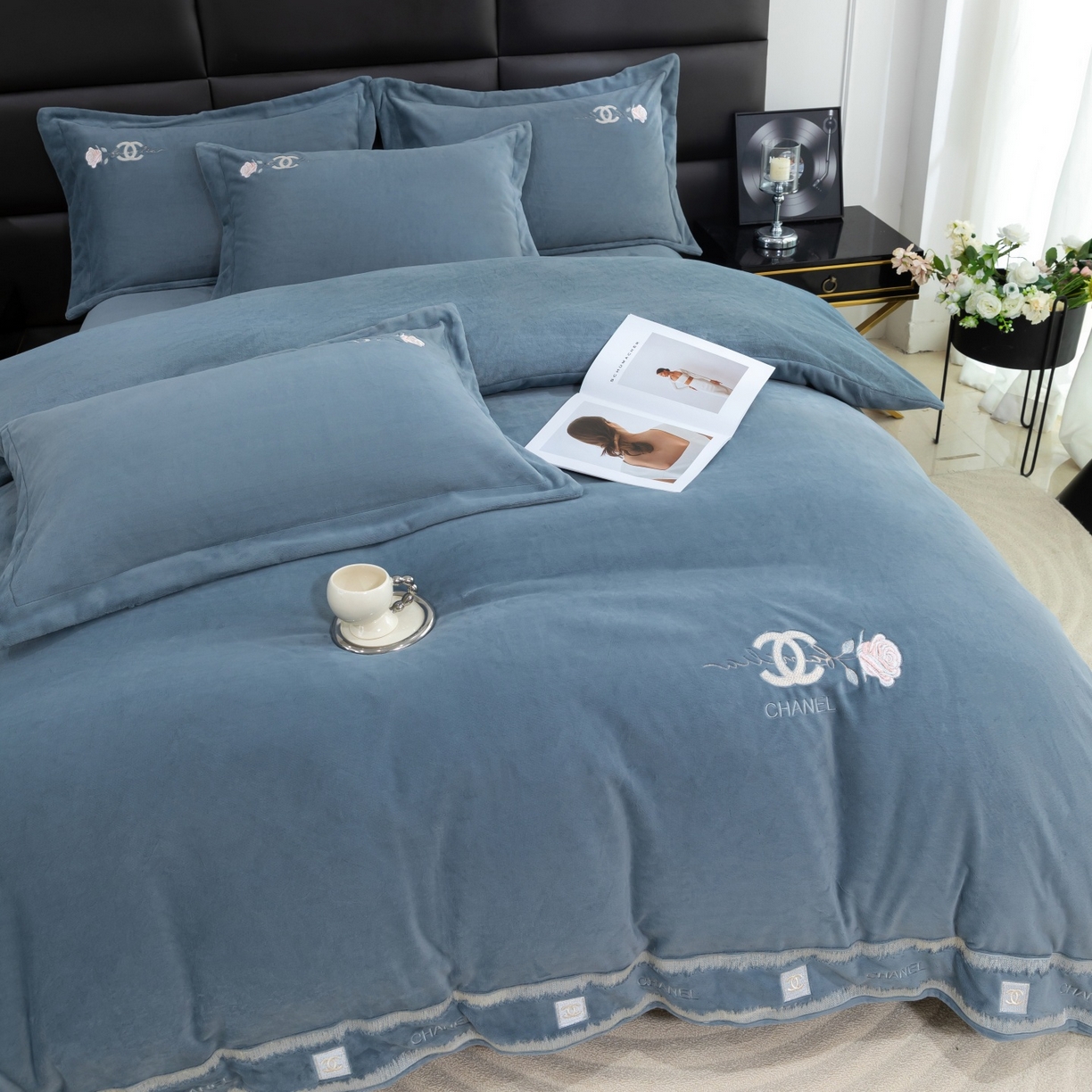 91家纺网 家纺一手货源 找家纺 优姿家纺 2025新款75D全光慕丝绒保暖四件套-贵族生活 贵族生活-高级灰