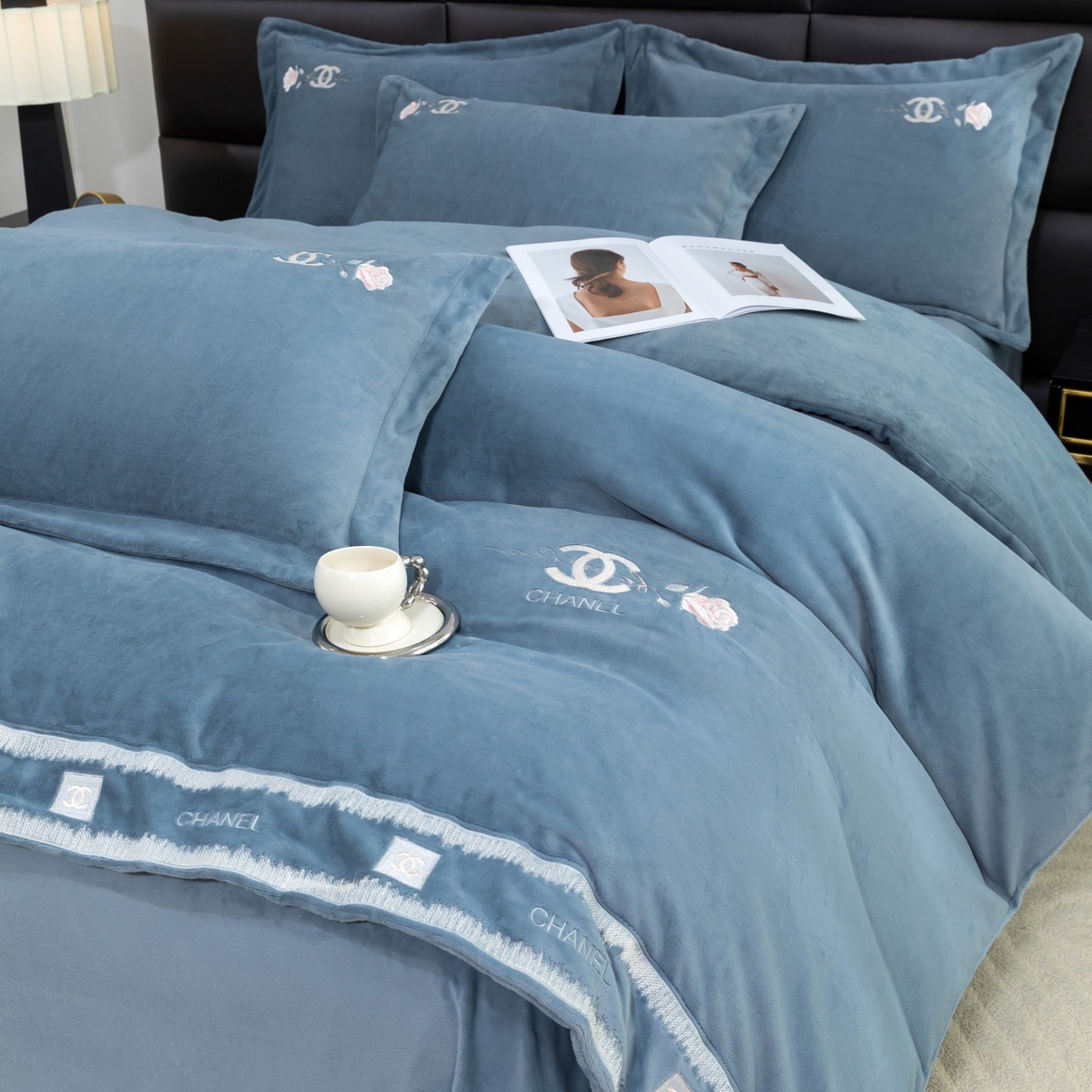 优姿家纺 2025新款75D全光慕丝绒保暖四件套-贵族生活 贵族生活-高级灰