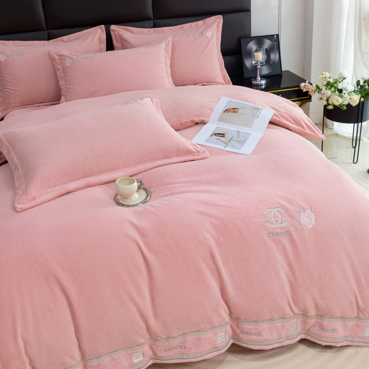 91家纺网 家纺一手货源 找家纺 优姿家纺 2025新款75D全光慕丝绒保暖四件套-贵族生活 贵族生活豆沙