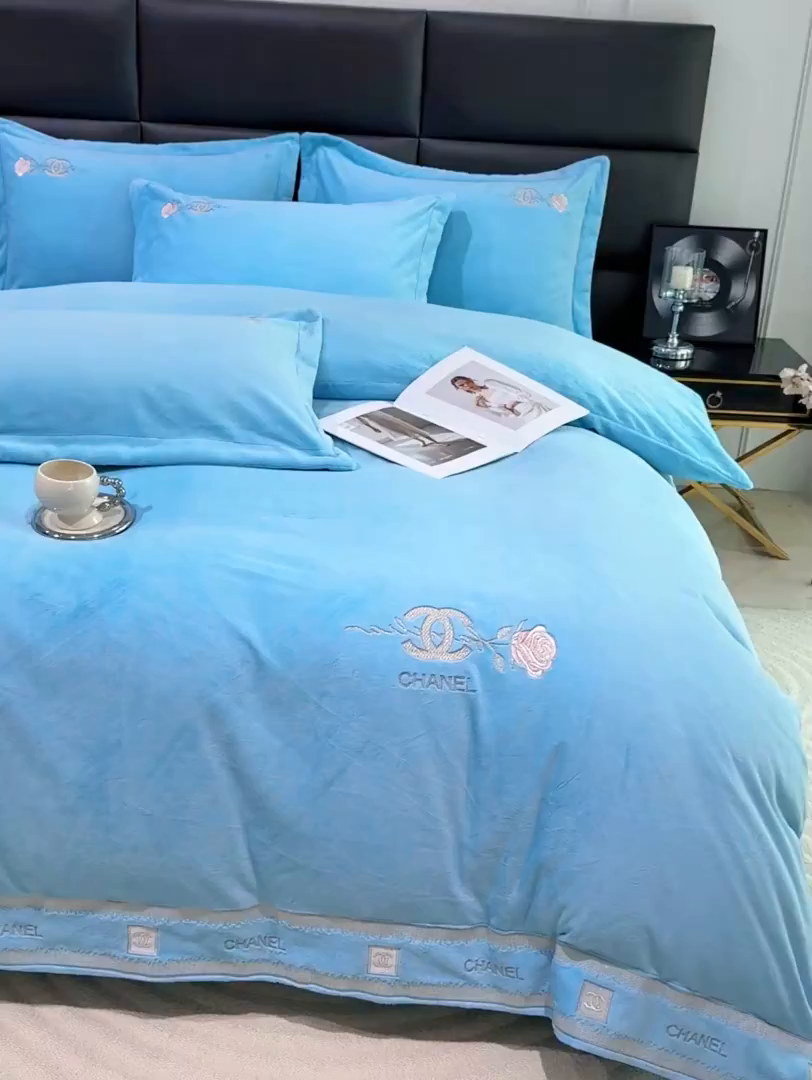 91家纺网 家纺一手货源 找家纺 优姿家纺 2025新款75D全光慕丝绒保暖四件套-贵族生活 贵族生活-天兰