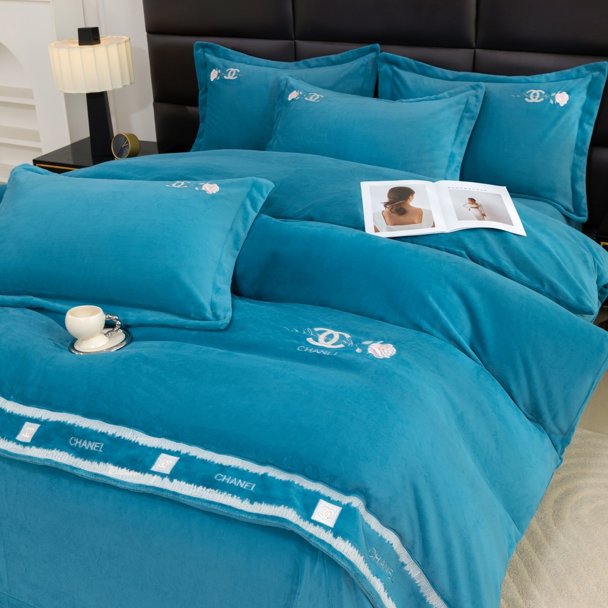 91家纺网 家纺一手货源 找家纺 优姿家纺 2025新款75D全光慕丝绒保暖四件套-贵族生活 贵族生活-宝石蓝