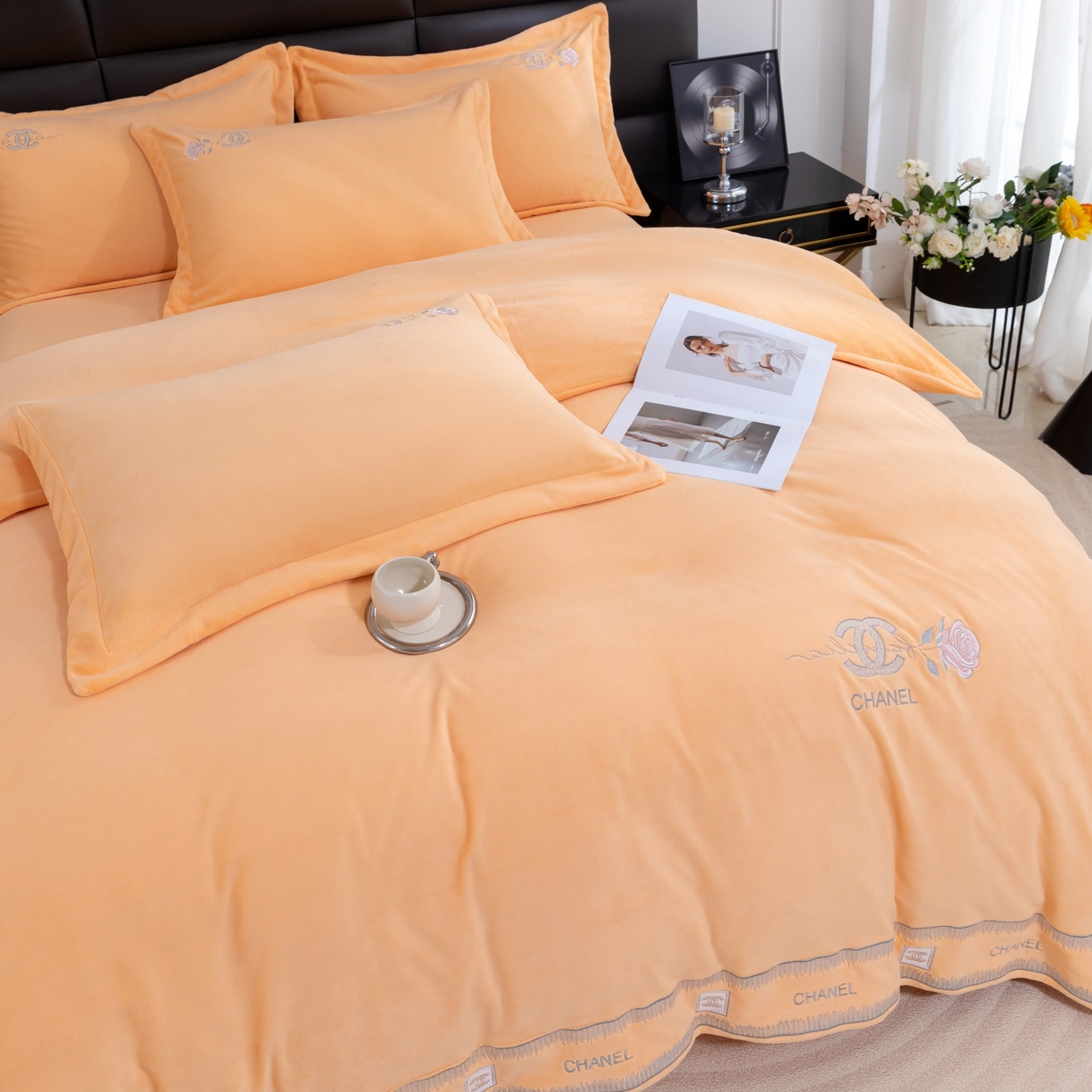 91家纺网 家纺一手货源 找家纺 优姿家纺 2025新款75D全光慕丝绒保暖四件套-贵族生活 贵族生活-杏黄